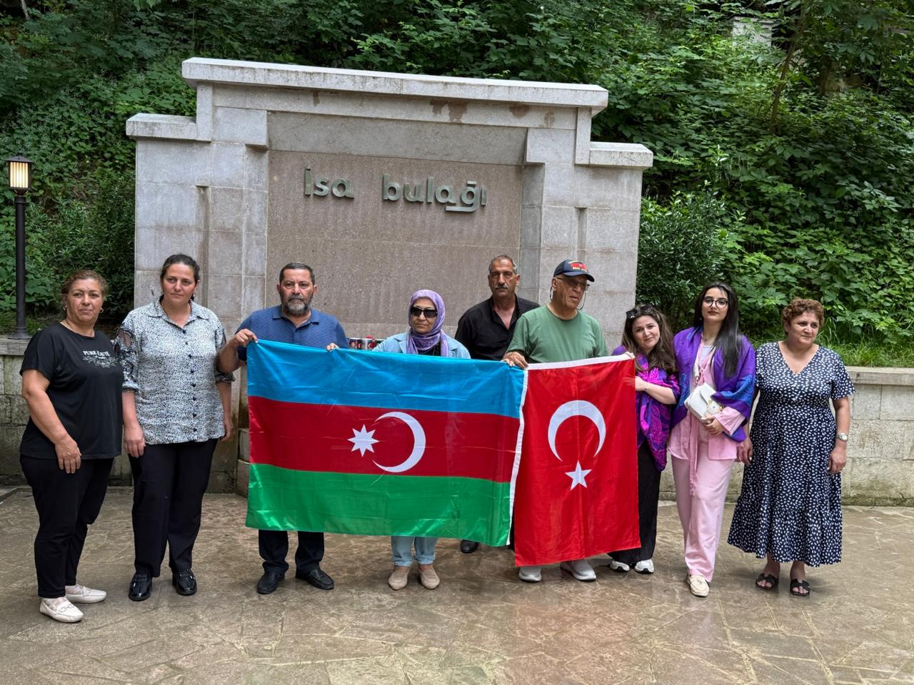 “Qardaş Ailə” layihəsi çərçivəsində şəhid Murat Üçözün ailəsi Azərbaycanda səfərdə